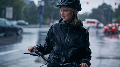 Tipps, wie ihr euch und euer E-Bike vor Regen schützen könnt 